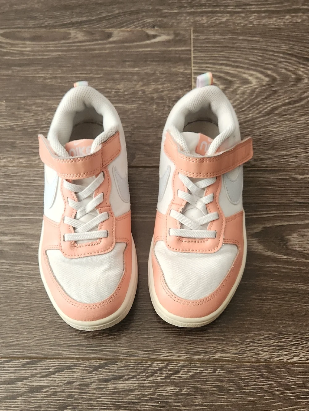 Nike Kids Peach & White Low-Top Sneakers with Hook-and-Loop Strap SZ 1Y - Picture 4 of 10